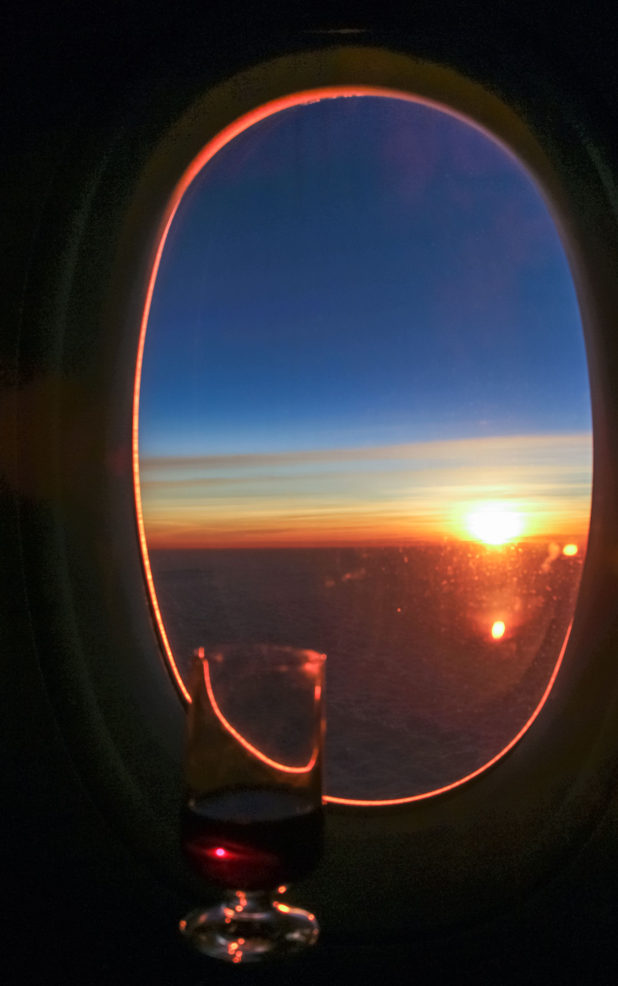 7- Hoàng hôn trên không – Trần Bá Ân