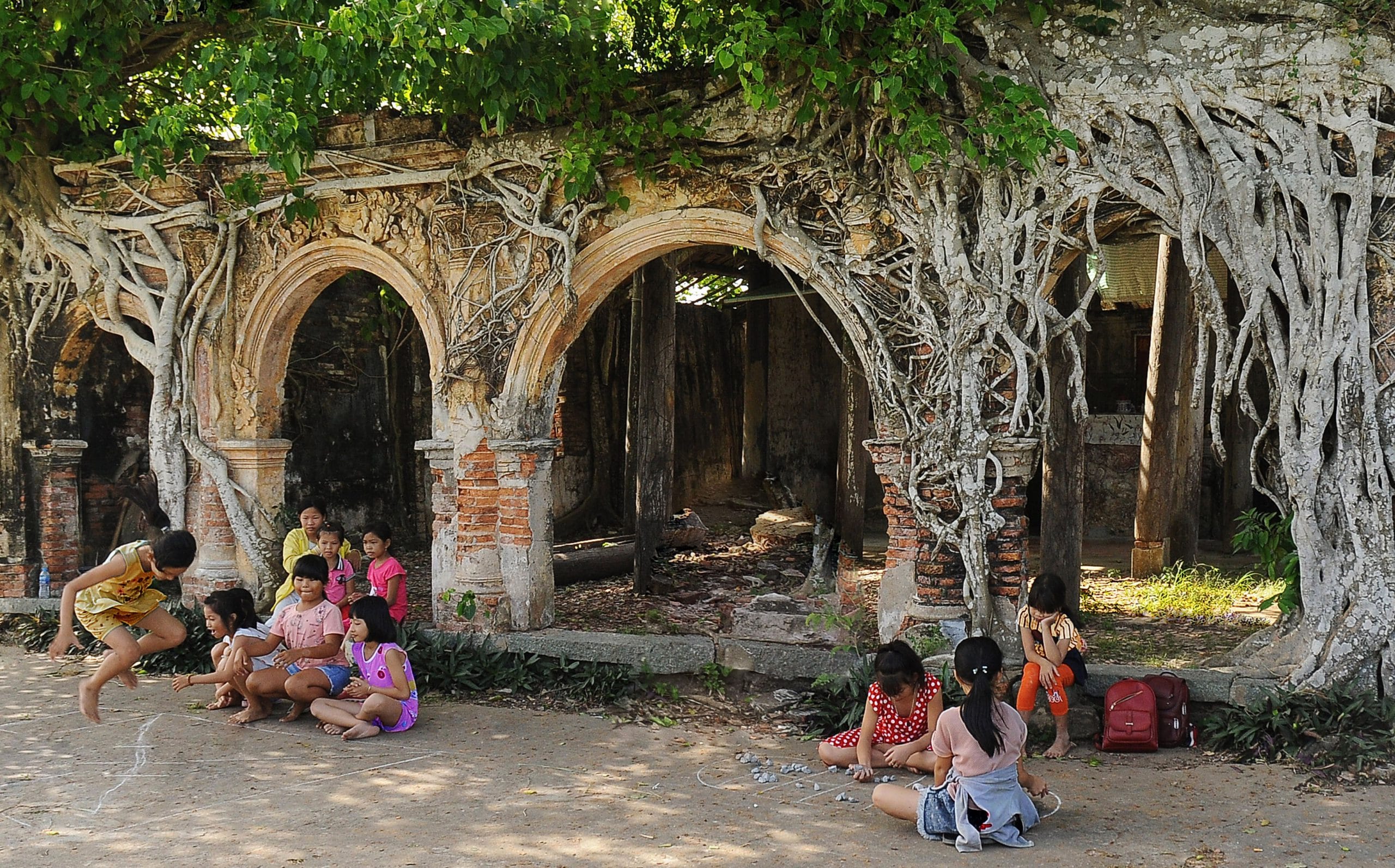 49- Trò chơi dân gian gợi nhớ hồn quê Việt – Hoàng Hải Ngọc
