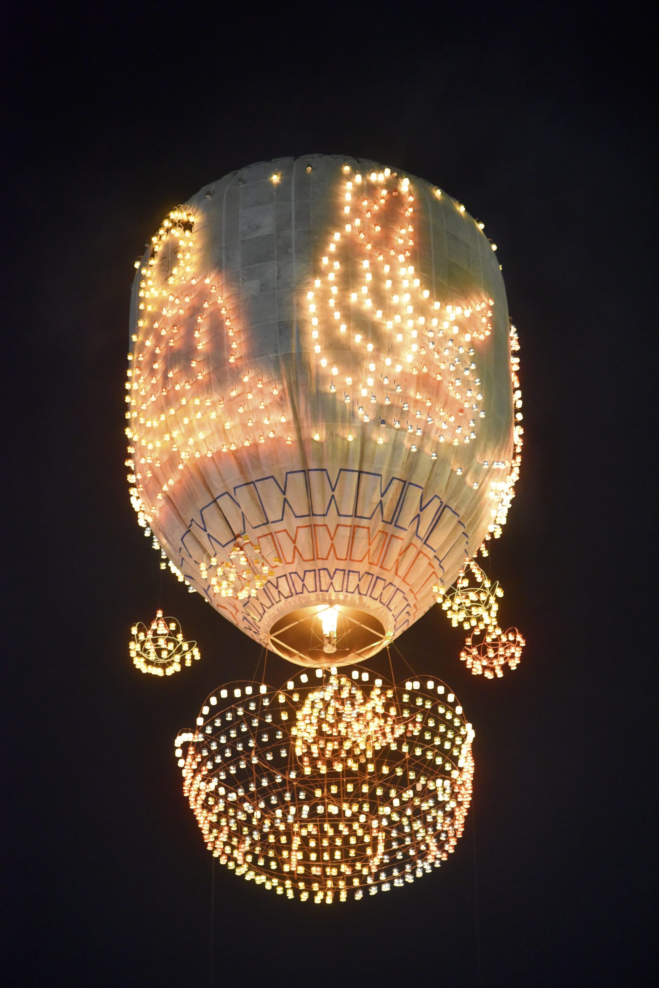 57- Lễ hội kinh khí cầu lửa Taunggyi Myanmar – Trần Tấn Vịnh