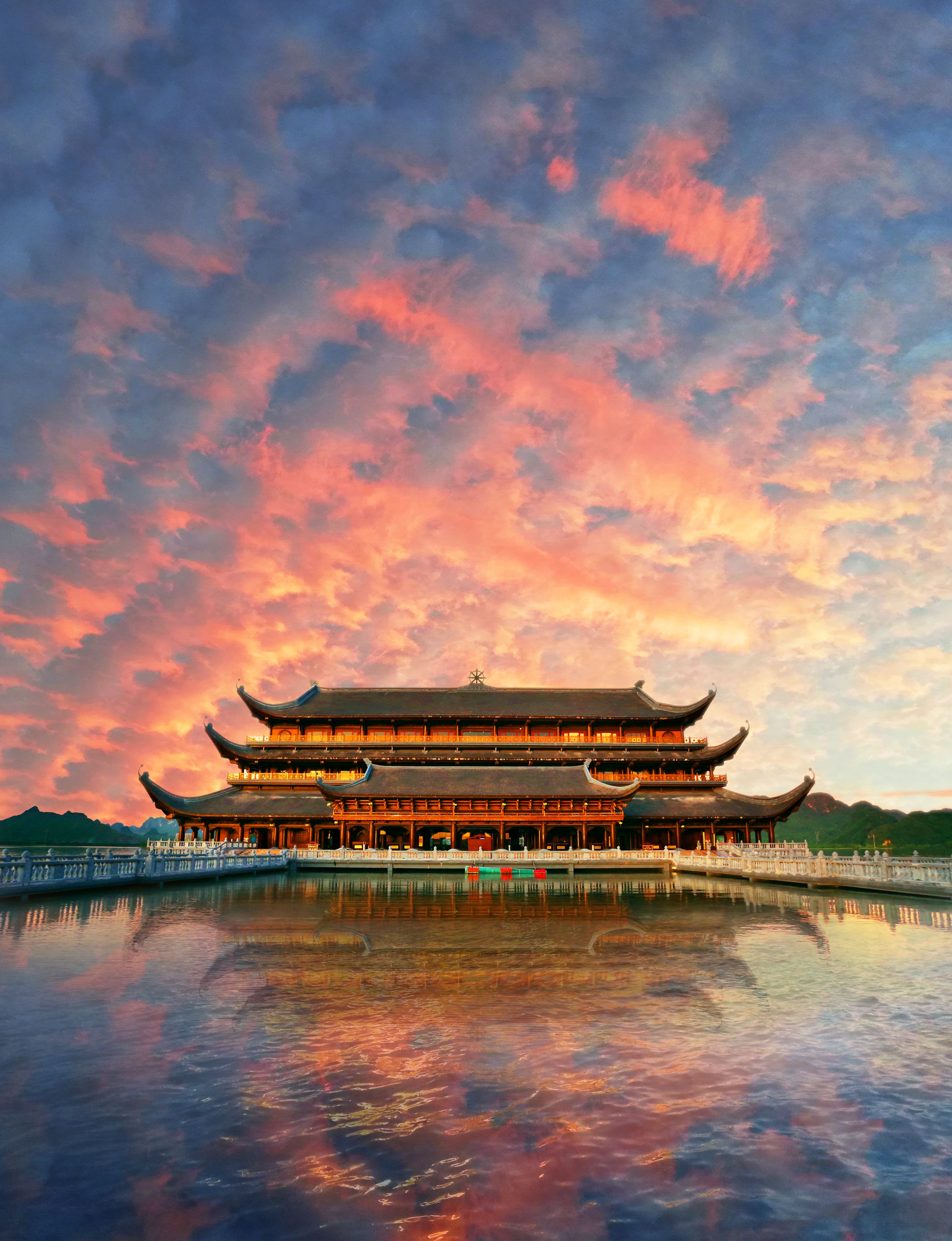 268- Hoàng hôn Tam Chúc – Lương Trang