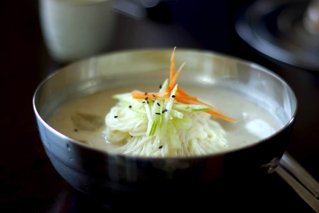 Mì sữa đậu nành lạnh, món chay đơn giản mà bổ dưỡng cho mùa hè