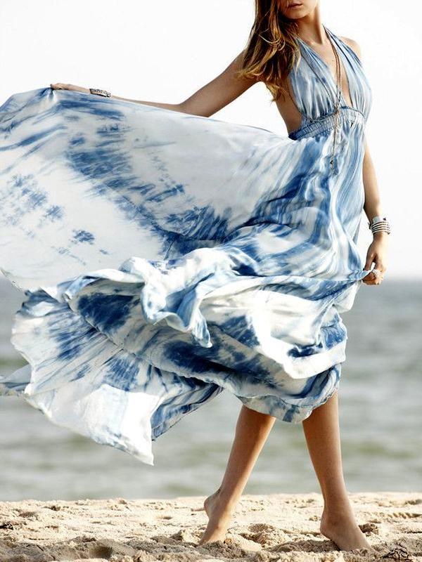 mac-vay-tie-dye-rat-thich-hop-de-chup-anh-duoi-nen-xanh-cua-bien