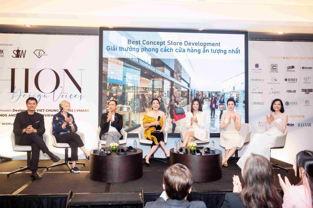 Các chuyên gia tham gia buổi thảo luận về thiết kế cửa hàng bán lẻ hiện đại