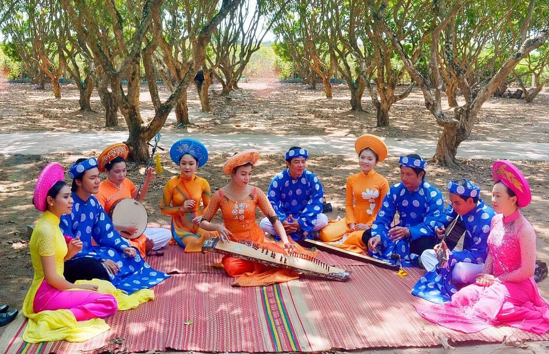 Thưởng thức làn điệu đờn ca tài tử, lắng nghe tiếng lòng người con miệt vườn sông nước