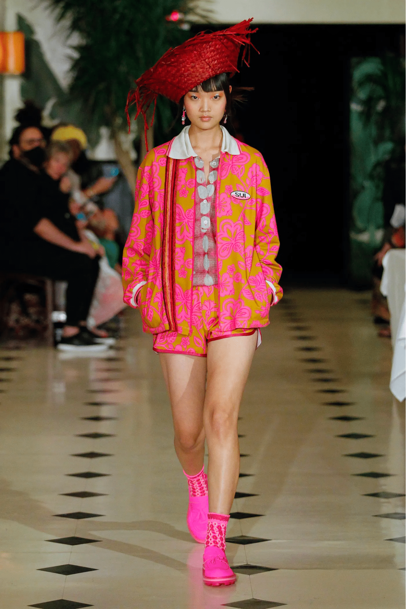 Khu vườn địa đàng phi giới tính của nhà thiết kế Anna Sui