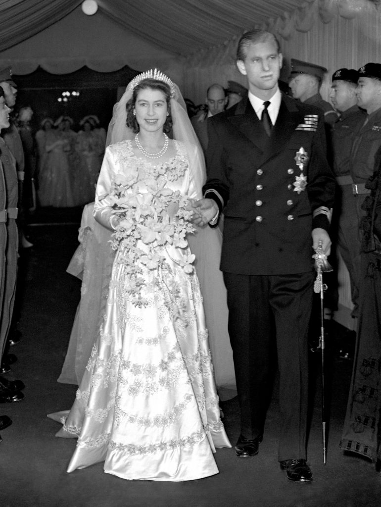 Nữ hoàng Elizabeth II và Hoàng thân Philip trong ngày cưới trang trọng