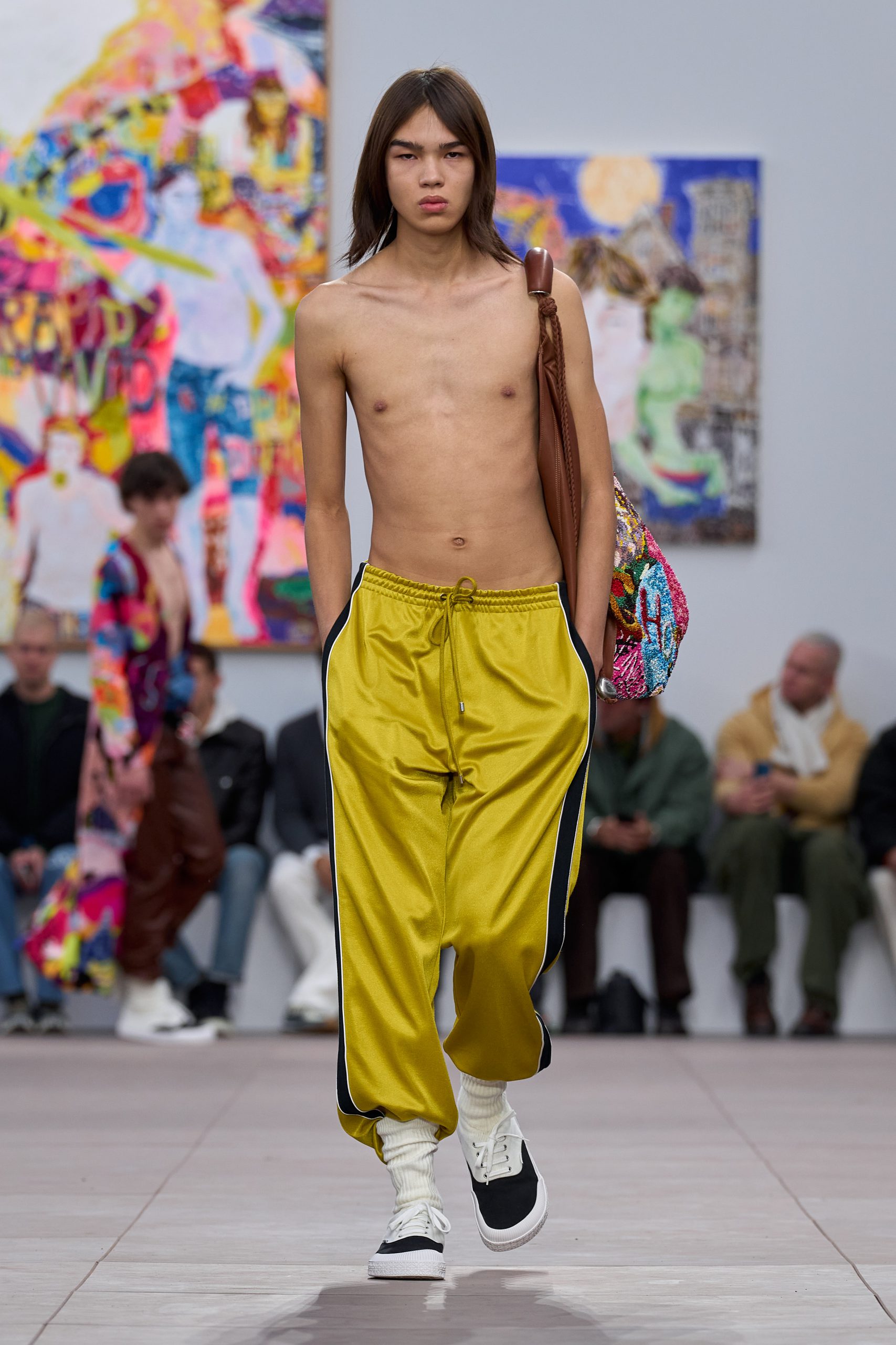 LOEWE_ FW24_MW_SHOW_RUNWAY_LOOK_13