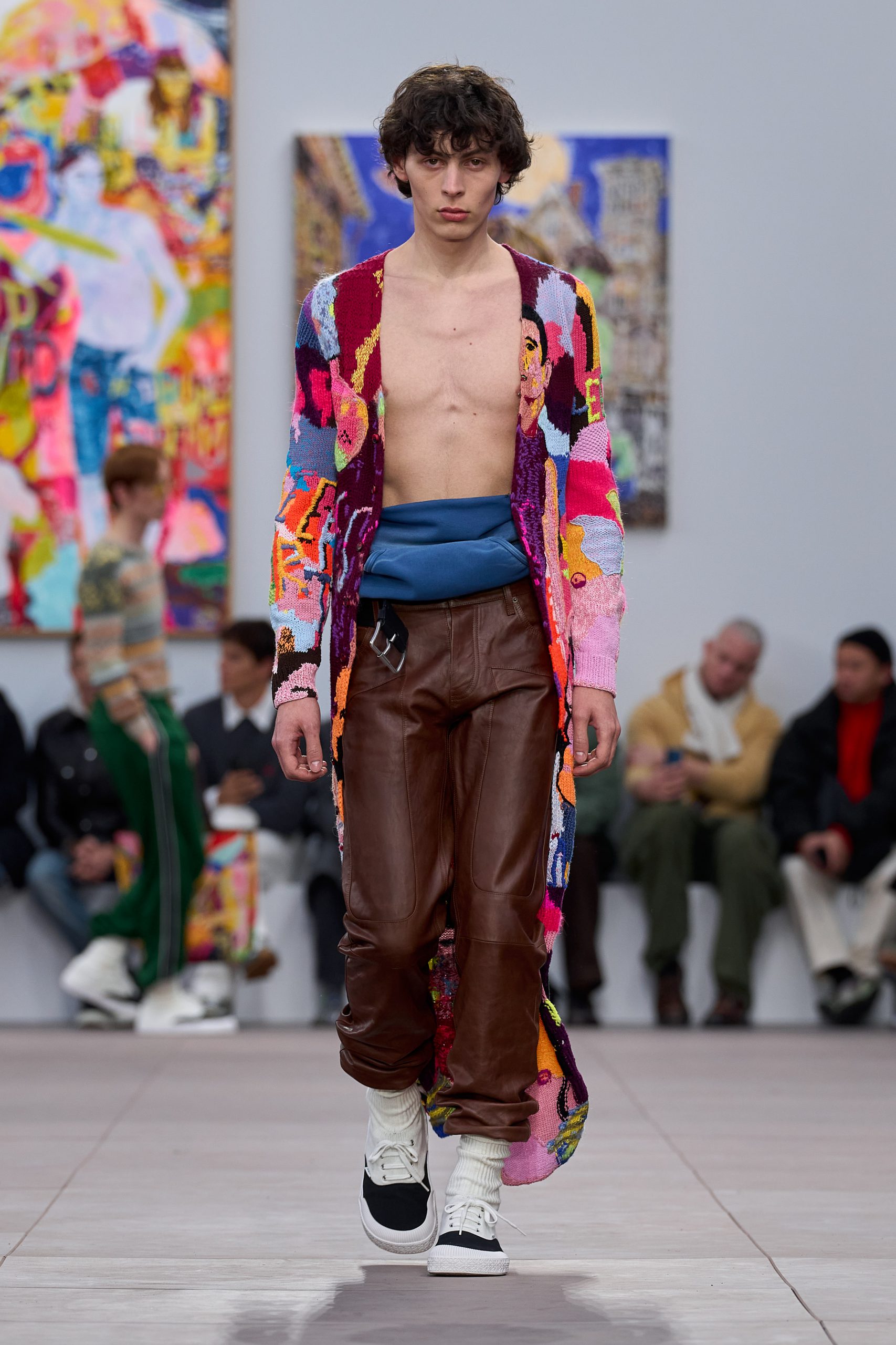 LOEWE_ FW24_MW_SHOW_RUNWAY_LOOK_14
