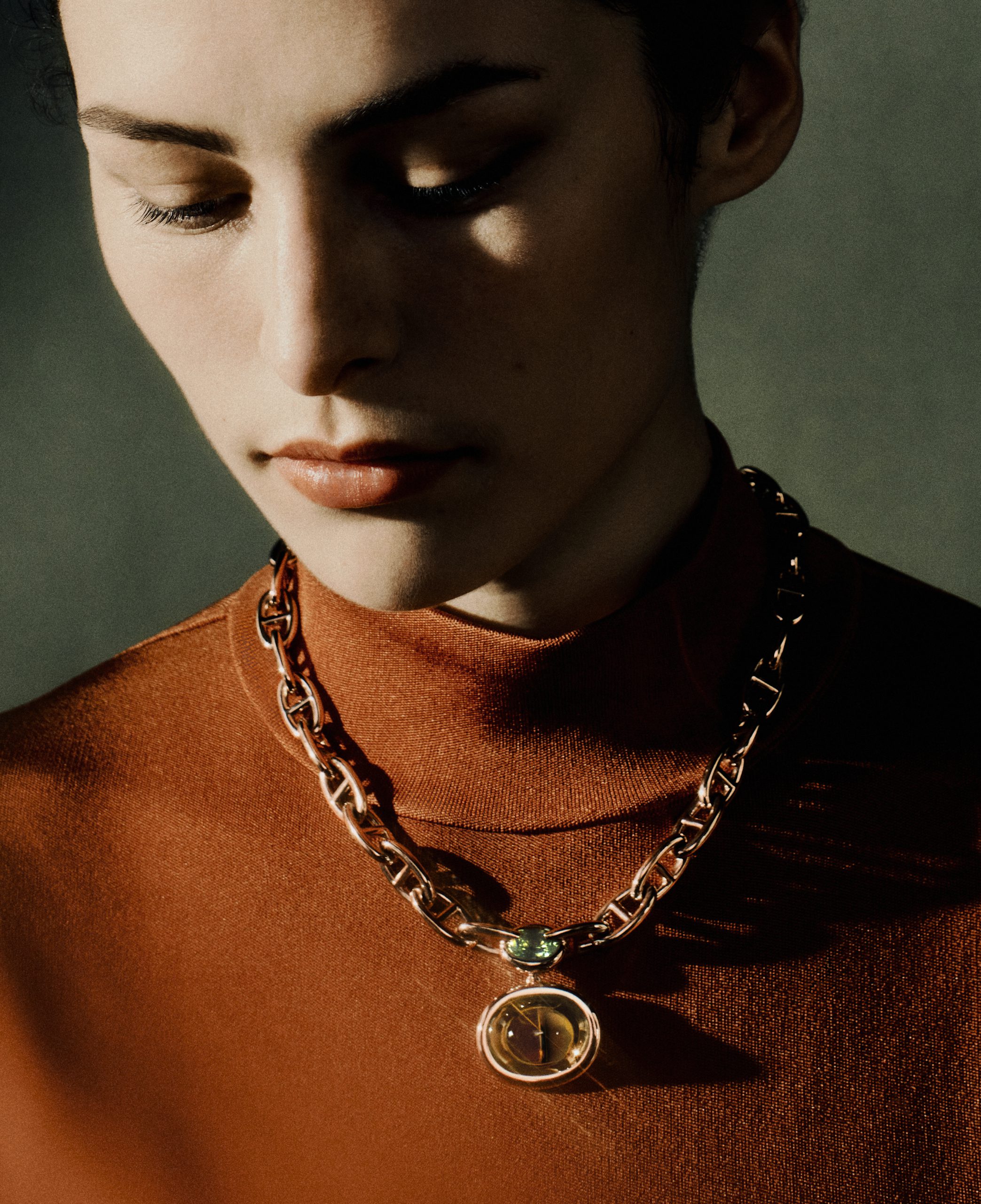 Chaine dancre necklace in rose gold and tourmalines ©Jack Davison