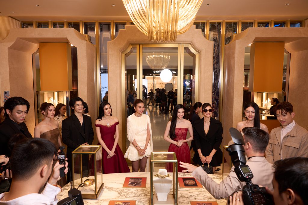 Người mẫu trình diễn bộ sưu tập trang sức cao cấp tại sự kiện BVLGARI