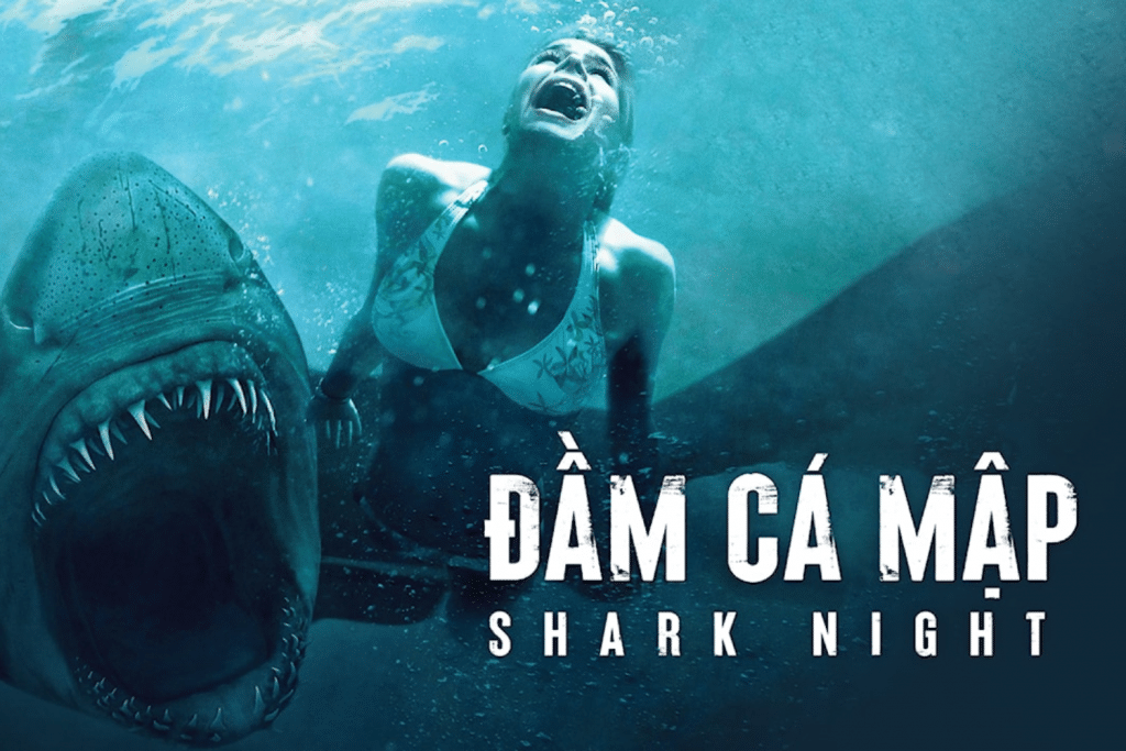 Cô gái hoảng sợ khi đối diện với hàm răng sắc nhọn của cá mập dưới nước