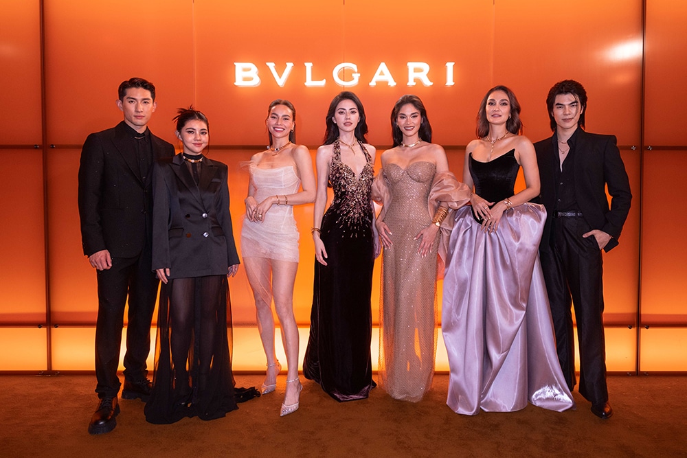 Nhóm người mẫu diện trang phục lộng lẫy tại sự kiện Bvlgari ở Bangkok